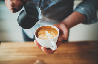 Naozaj nám káva s mliekom škodí? Prečo zabudnúť na tento životabudič?