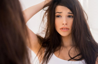 Folikulitída: Na pokožke hlavy spôsobuje svrbenie a vypadávanie vlasov. Ako si s tým poradiť?