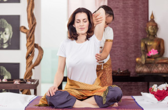 Thajská masáž: Objav 7 dôvodov, prečo sa vložiť do rúk odborníka
