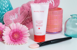 TEST: Ružová ílová maska a silikónový aplikátor od Mary Kay