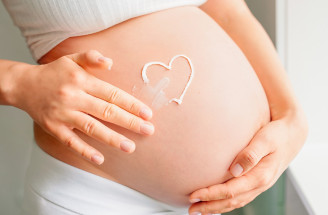 Starostlivosť o tehotenské bruško v 3 krokoch: Ako predísť striám?