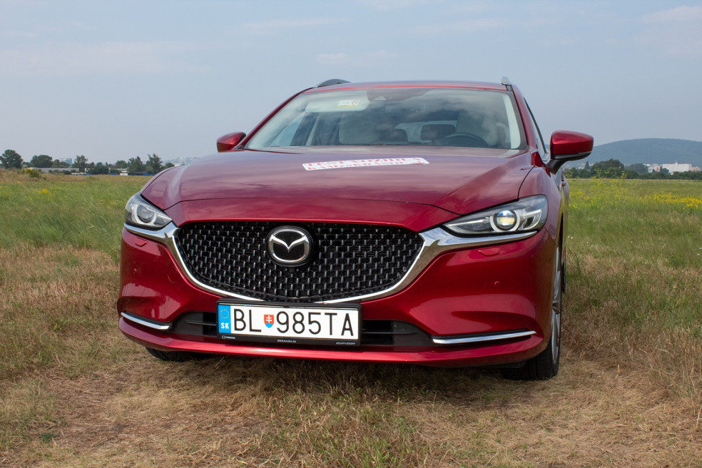 Mazda 6 - predné svetlomety