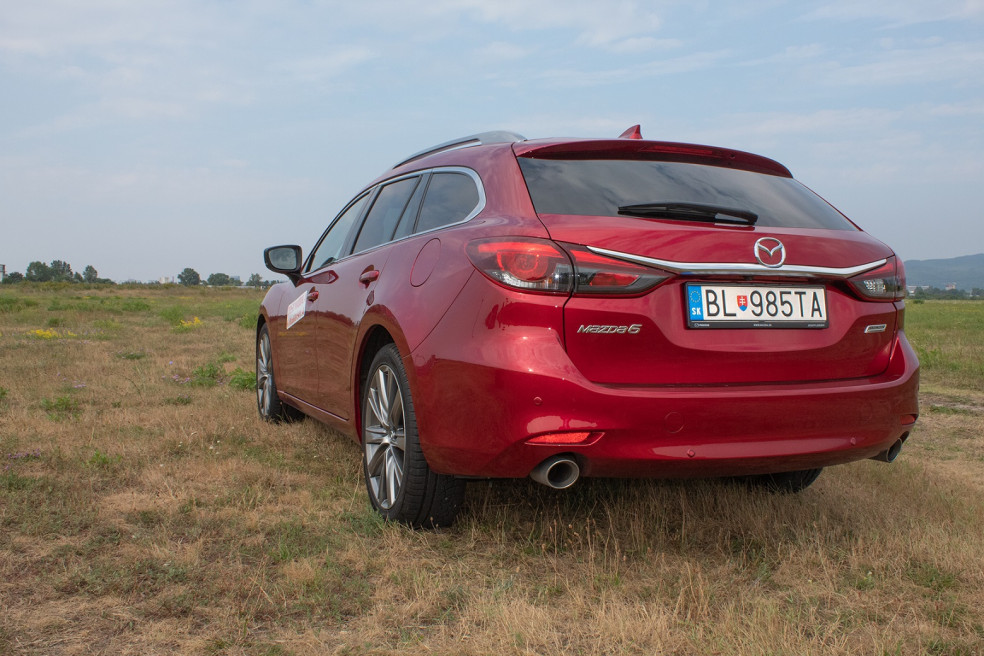 Mazda 6 - zadné svetlomety