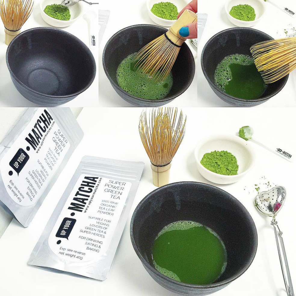 Príprava čaju matcha