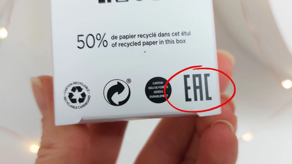 Značka EAC na kozmetickom obale označujúca zhodu s technickými predpismi Eurázijskej hospodárskej únie