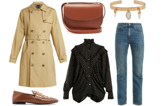 Trench coat a mokasíny: 2 trendy v jednom outfite do práce či na kávu