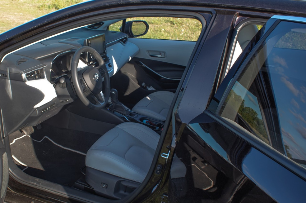 Toyota Corolla - interiér