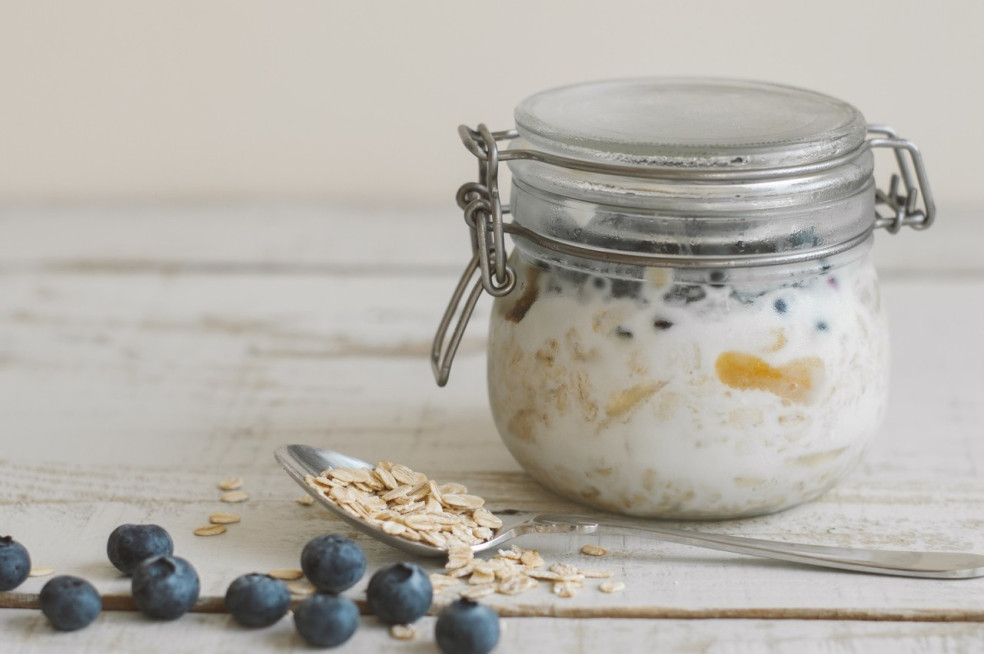 čučoriedkové overnight oats