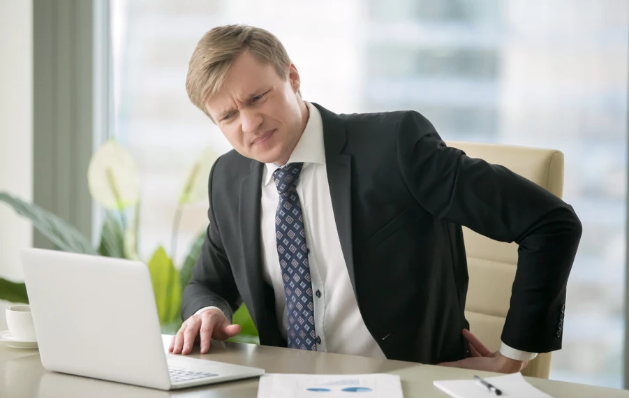 Bolesť v ľavom boku pod rebrami