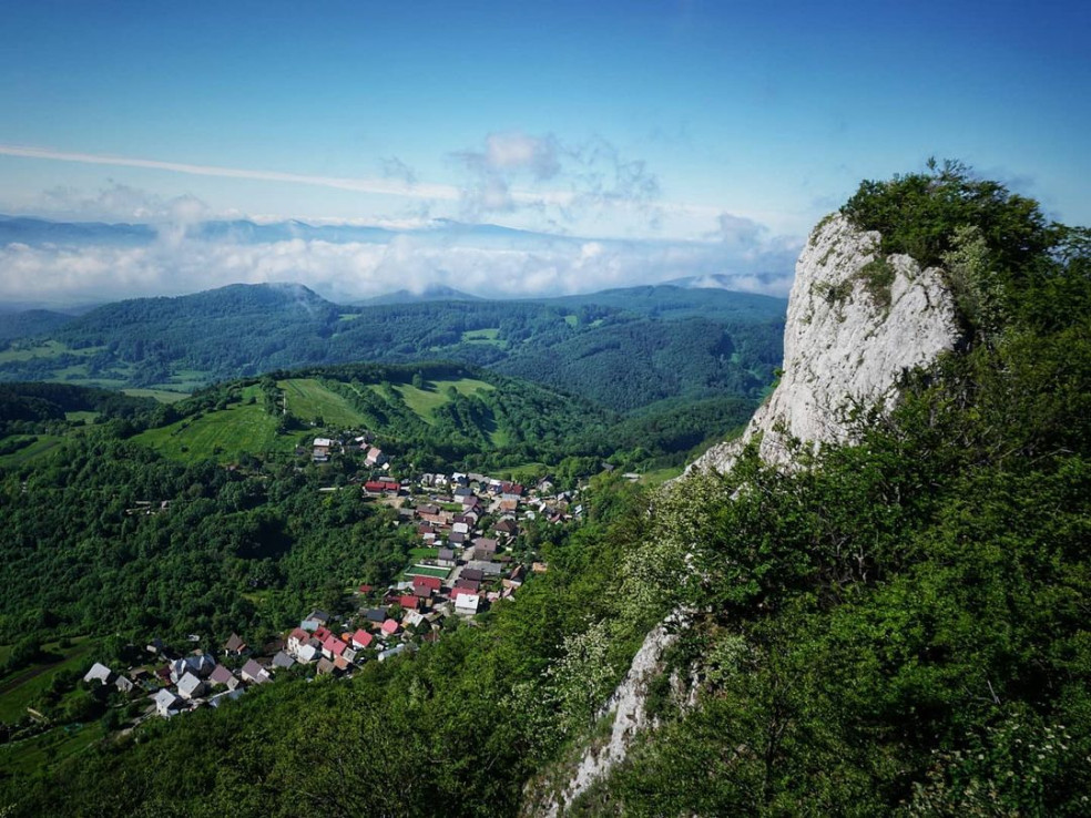 Vršatské Podhradie