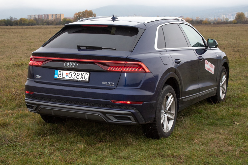 Audi Q8 - zadné svetlomety