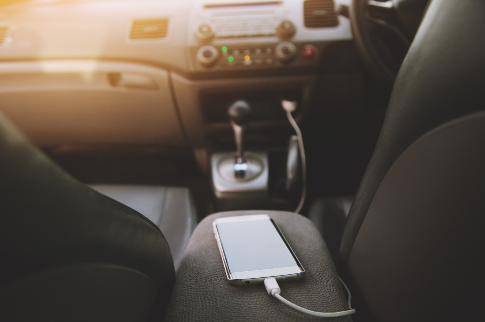elektronika v aute počas tepla trpí