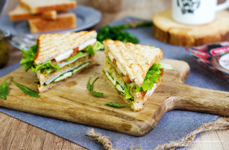 Recept: Šunkový sendvič s petržlenovým pestom