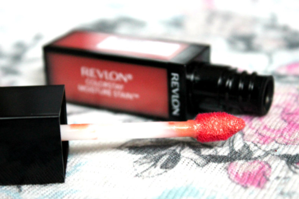 Revlon - krémový hydratačný lesk na pery