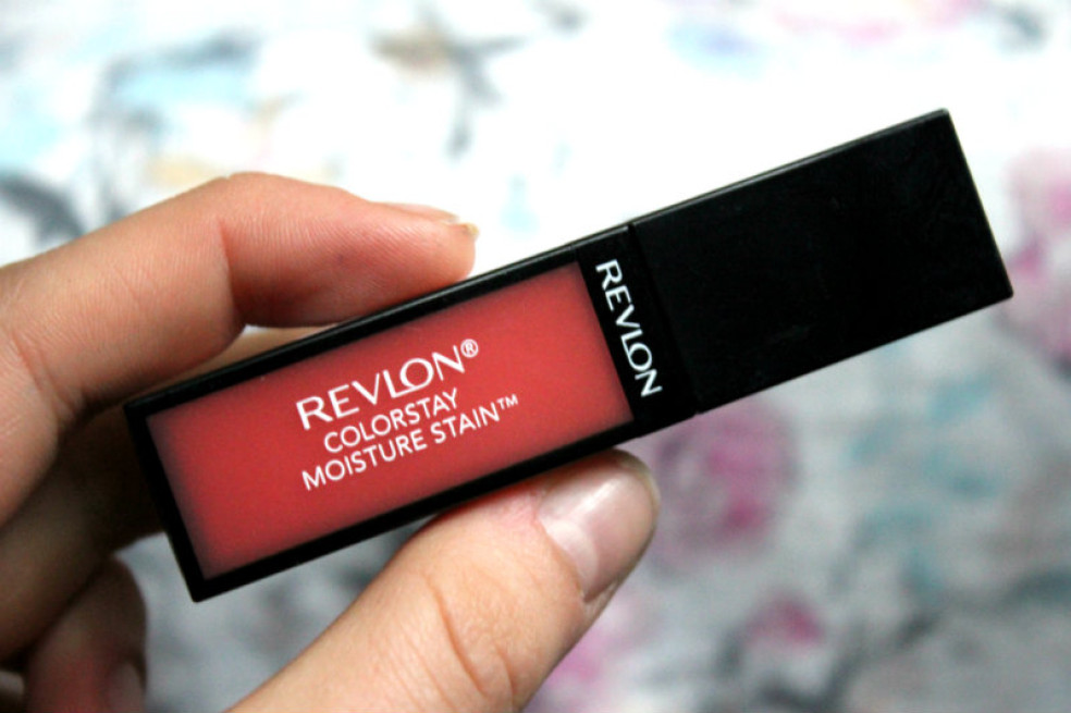 Revlon - krémový hydratačný lesk na pery