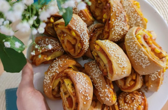 Kysnuté pizza slimáky s kukuricou a papričkami Jalapeños