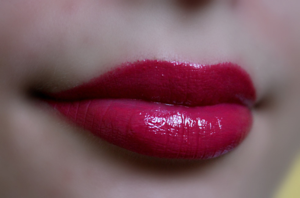 TEST: Artistry - Lesk na pery Signature Color Lip Shine Fuchsia