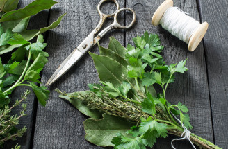Nahliadni s nami pod pokrievku: Prečo treba poznať bouquet garni?