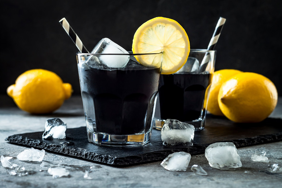 detoxikačný nápoj z čierneho uhlia