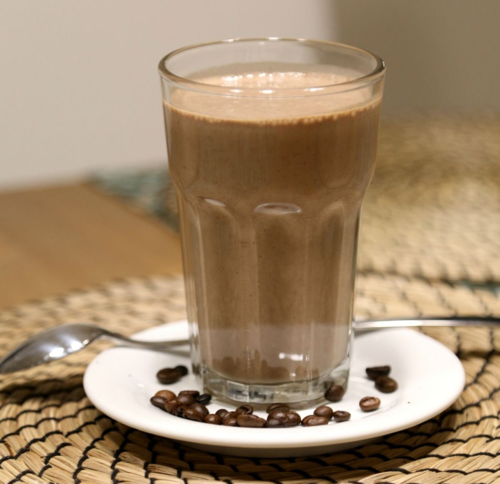 kakaovo kávové smoothie so škoricou