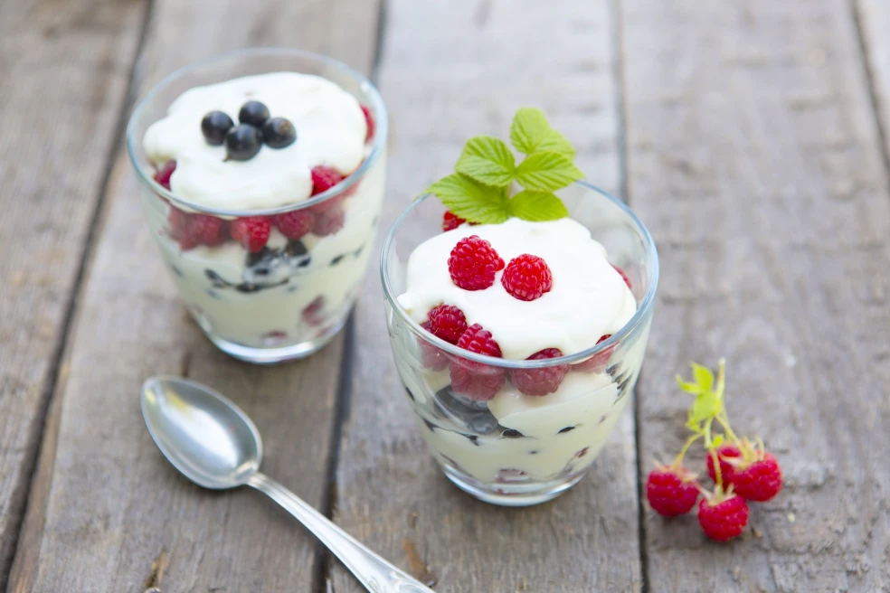 Tvarohový pohár s ovocím