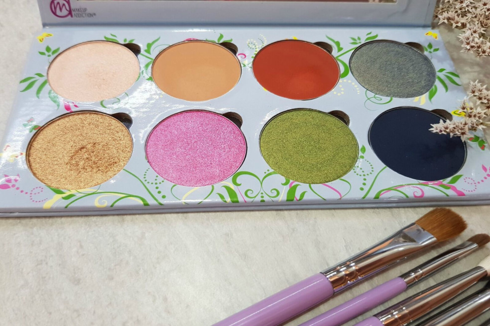 Makeup Addiction paleta Meadow