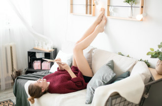 Prečo oprieť nohy o stenu? Len 20 minút a budú sa diať zázraky!