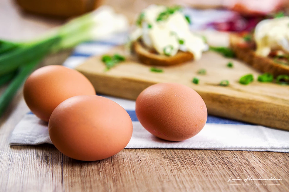 Recept: Vajcia Benedikt s opekanou slaninou