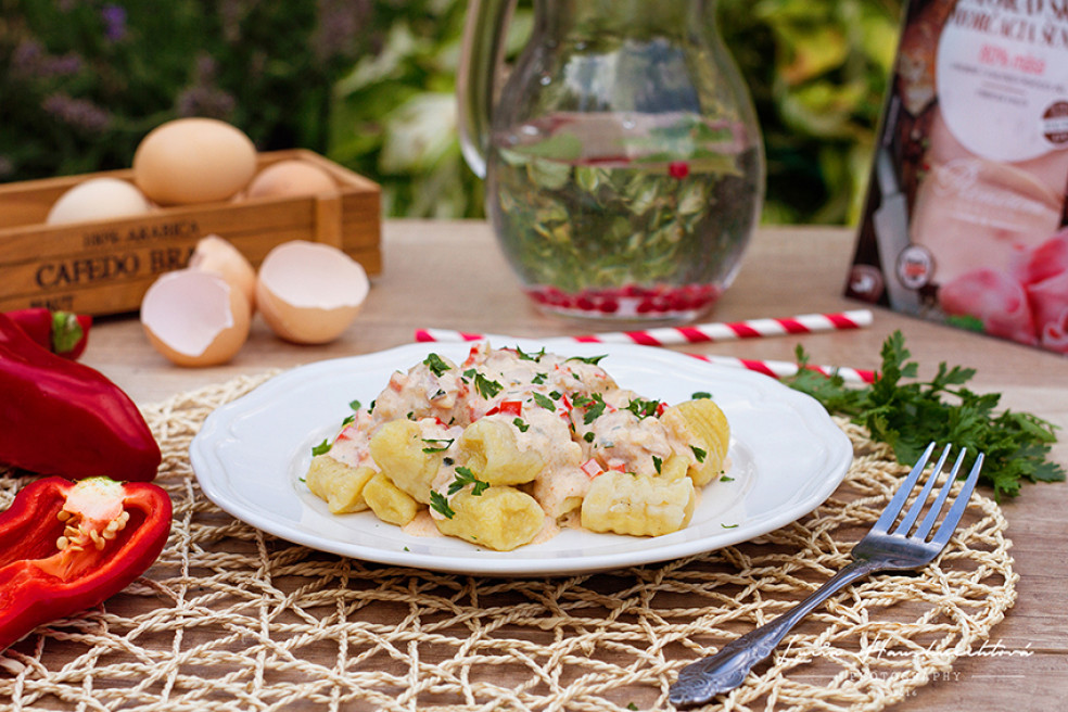 Domáce gnocchi s červenou paprikou