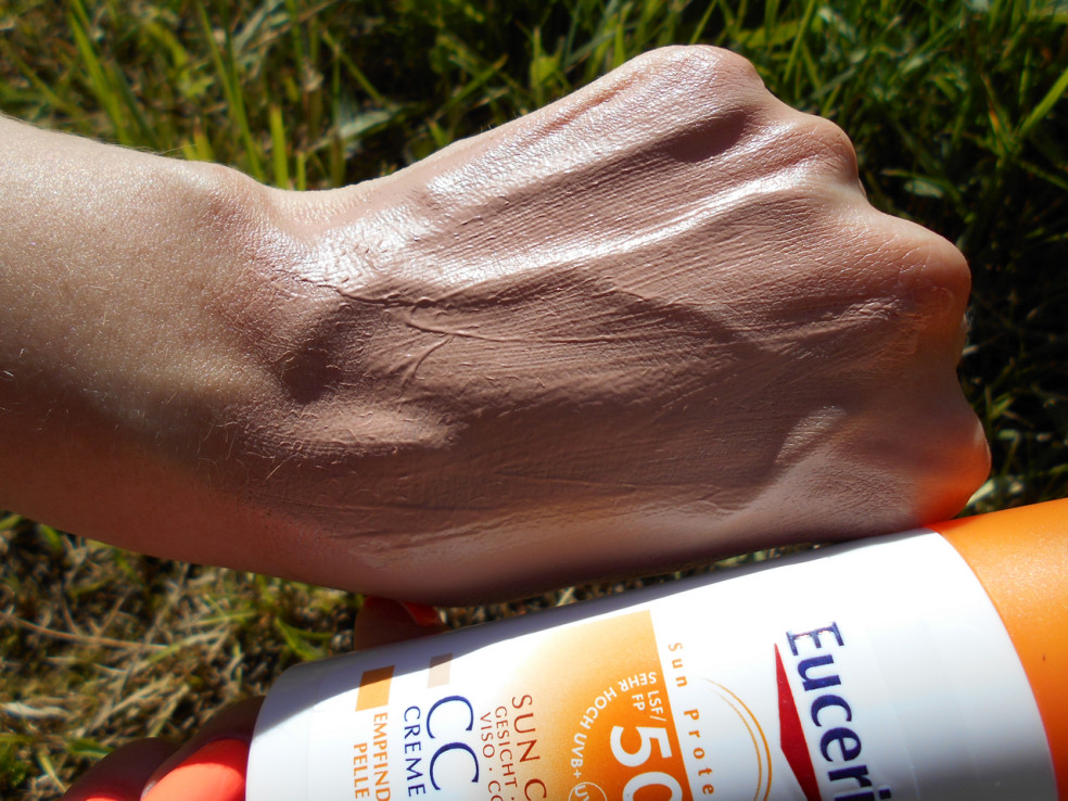 Eucerin CC krém na opaľovanie SPF 50+ stredne tmavý