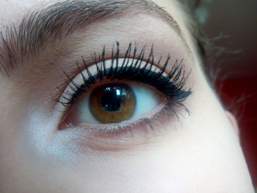 TEST: MAX FACTOR - Voluptuous False Lash Effect Maskara