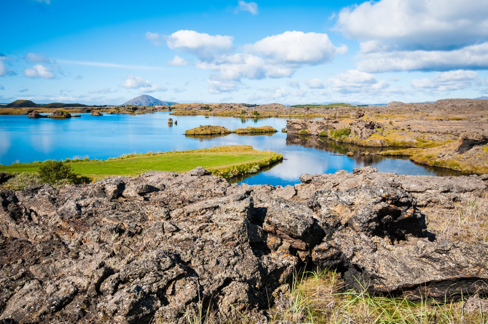 jazero Myvat Island