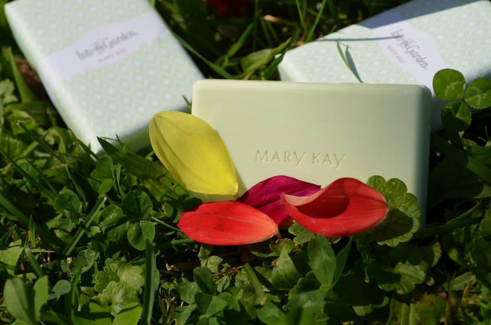 Mary kay set mydiel Into the Garden