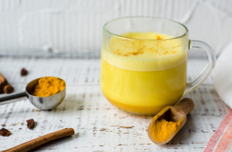Recept na kurkumové latte (zlaté mlieko), ktoré je dopingom pre imunitu