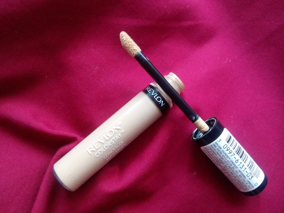 TEST: REVLON - Colorstay - Korektor