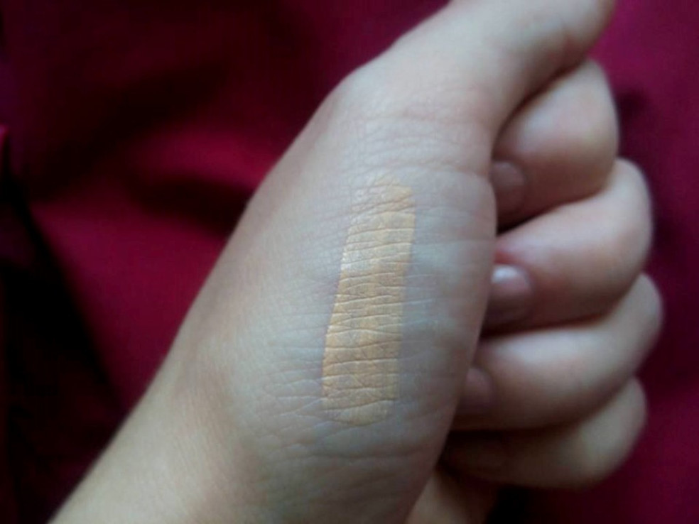 TEST: REVLON - Colorstay - Korektor