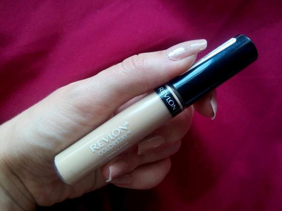 TEST: REVLON - Colorstay - Korektor