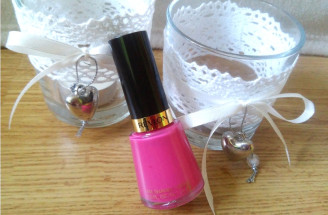 TEST: Revlon Nail Enamel - lak na nechty v odtieni 901 Fuchsia Fever