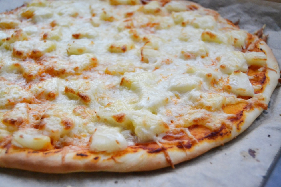 ananásová pizza