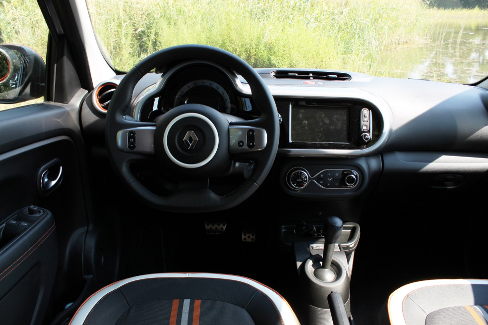 Renault Twingo GT - interiér