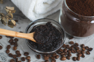 Kávová maska pre dokonalý lesk vlasov: Vymeň drahú kozmetiku za túto DIY masku!