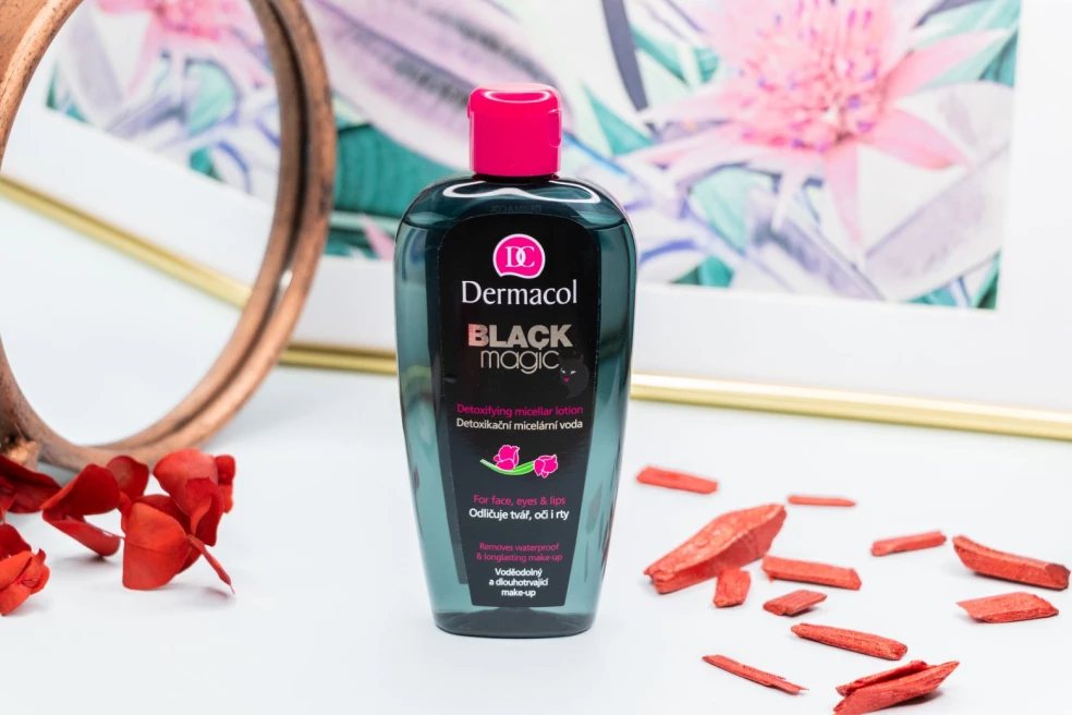 Detoxikačná micelárna voda Black Magic, Dermacol  - 5,69 eur/200 ml