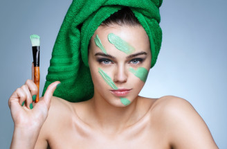 Pleťová maska z matcha čaju: Zázrak nielen pre začervenanú pleť!
