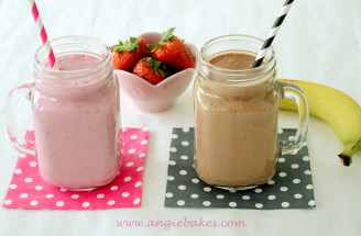 Angie pripravuje: Malinovo-banánové smoothie & kávovo-banánové smoothie
