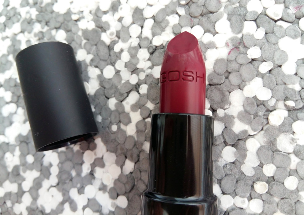 TEST: GOSH - Velvet Touch Lipstick Matt - Rúž - 008 Matt Plum