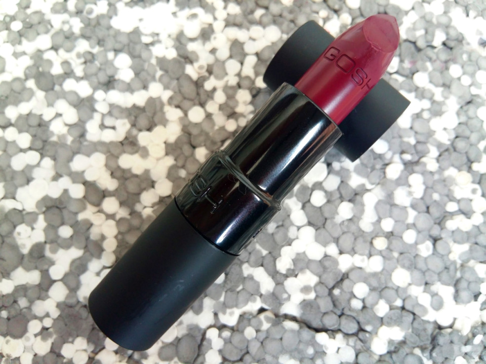 TEST: GOSH - Velvet Touch Lipstick Matt - Rúž - 008 Matt Plum