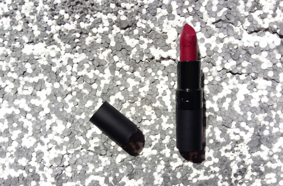 TEST: GOSH - Velvet Touch Lipstick Matt - Rúž - 008 Matt Plum