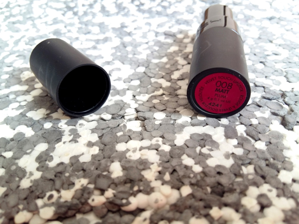 TEST: GOSH - Velvet Touch Lipstick Matt - Rúž - 008 Matt Plum