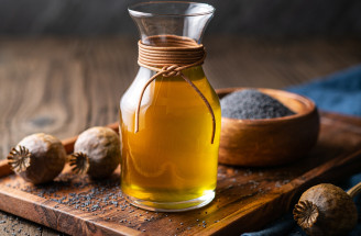 Poznáš makový olej? Objav jeho účinky na telo, vlasy i pokožku!
