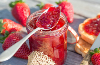 Recept na jahodový džem: Keď ho ochutnáš, iný už pripravovať nebudeš!